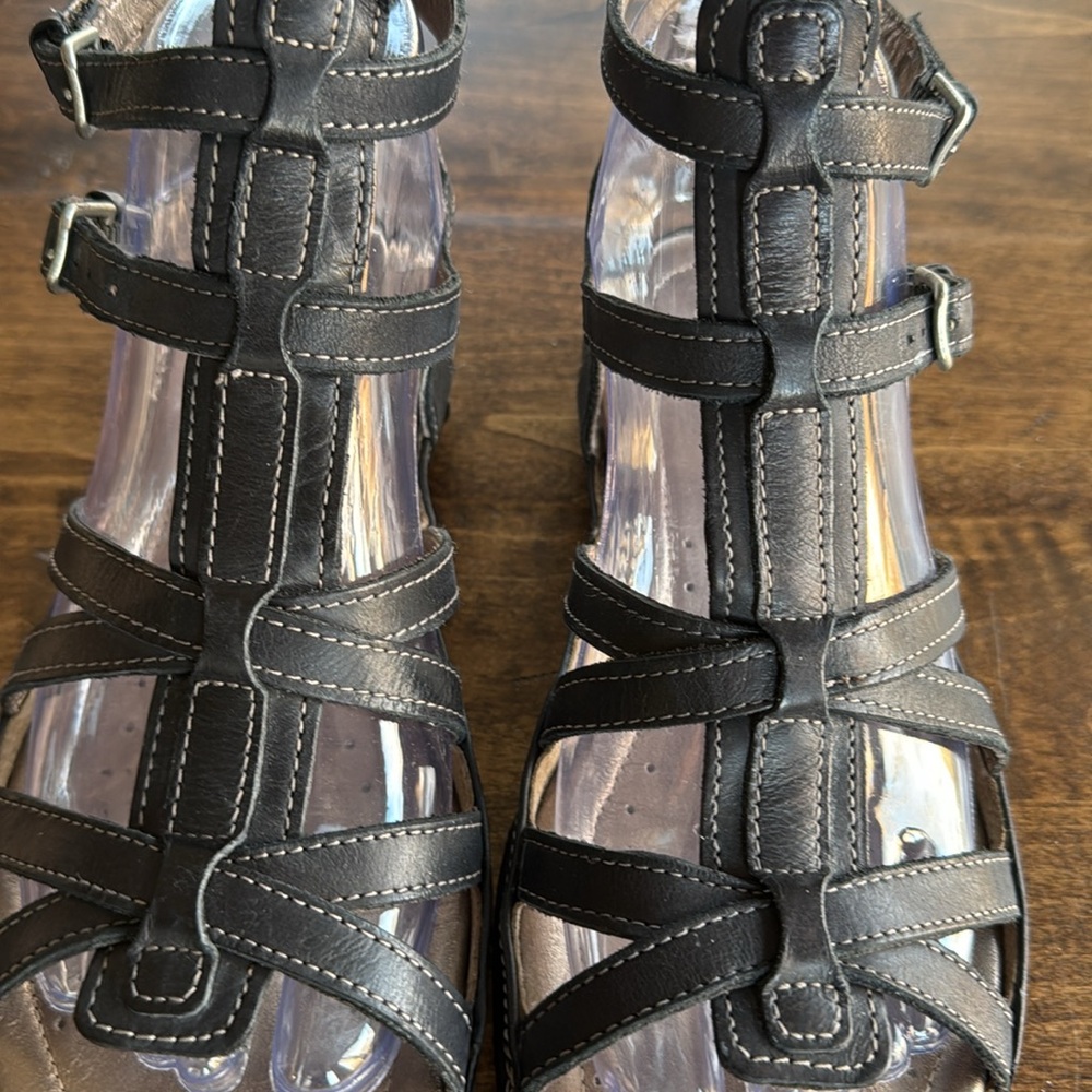 Women's Black Strappy Comfort Sandals - Picture 2 of 7
